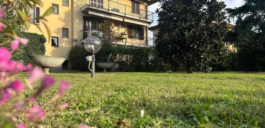 Confortevole trilocale con giardino privato